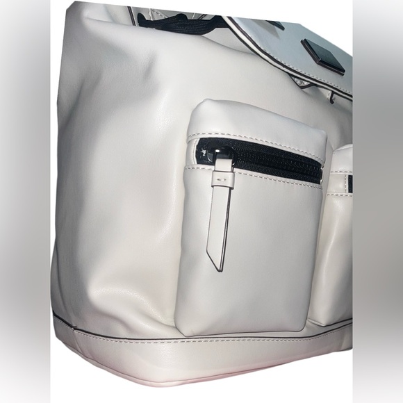 DKNY DAMIAN Drawstring snap closure BACKPACK in Pearl/Off white🔥 NWT - Picture 5 of 12